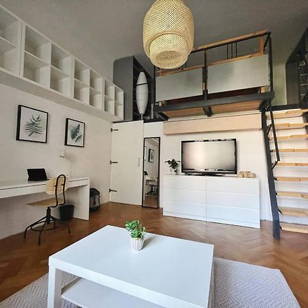 Netradicny Apartman V Centre Bratislava Dış mekan fotoğraf