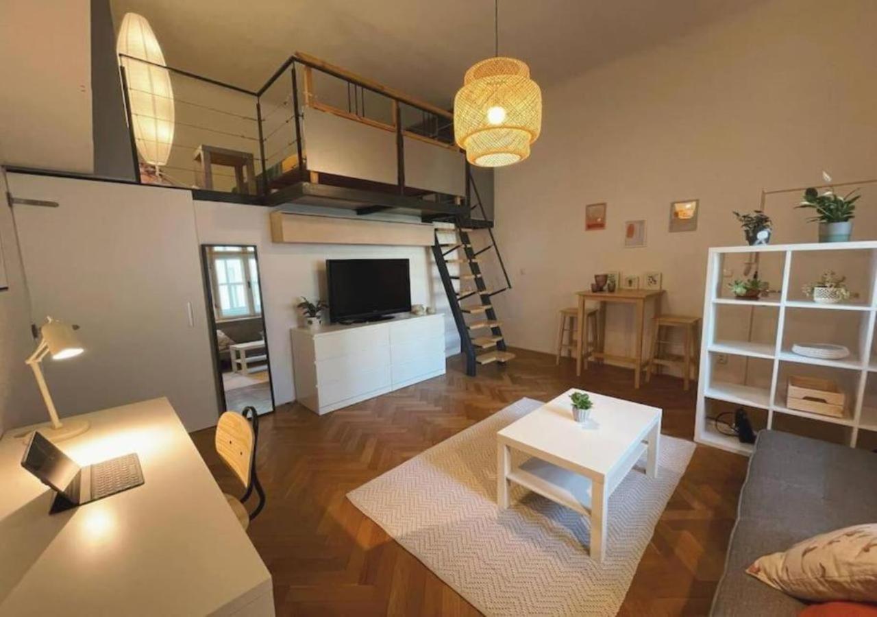 Netradicny Apartman V Centre Bratislava Dış mekan fotoğraf